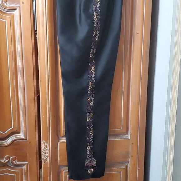 Dana Buchman, black 2 pcs suit, size 6 beautiful bead work. silk, Top med. - Picture 4 of 17